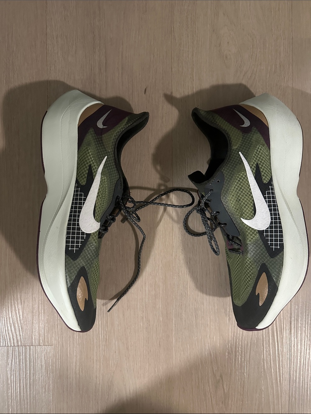 Nike Men's Olive Green & White Running Sneakers
